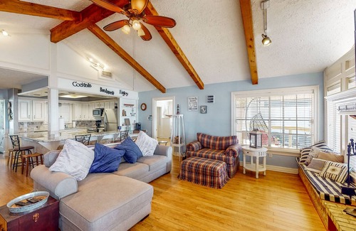 West Livingston House | Lakefront Home with Private Dock, Outdoor Kitchen & Kayaks - Dog-Friendly