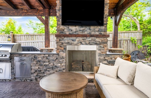 Seneca Falls House | Lakefront | Hot Tub | 10 Guest | Dock + Kayaks