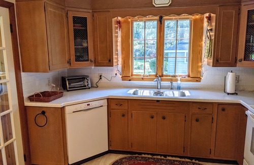 Teall Beach House | Lakefront House on Seneca Lake
