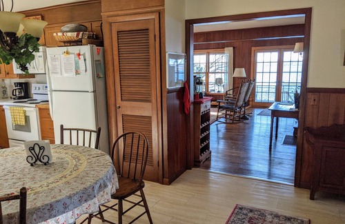 Teall Beach House | Lakefront House on Seneca Lake
