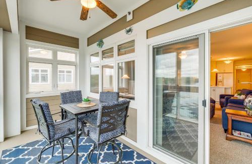Huddleston Apartment | Lakefront Huddleston Condo with Community Pool