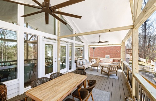 Buford Apartment | Lakefront in Autumn Modern Home w/Views & More!