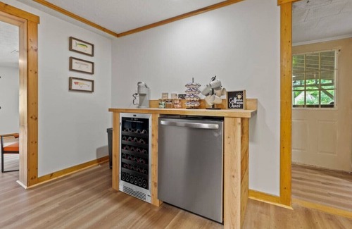 Logan Cabin | Lakefront in Logan (In the heart of Hocking Hills)