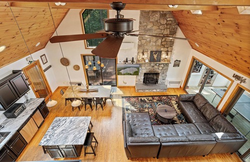Naples House | Lakefront, Large Dock, Deck & Fire Pit, Close to Golf & Skiing, Sleeps 12