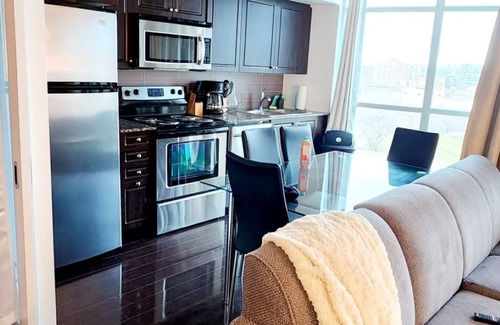 Fort York Condo | Lakefront living Downtown Toronto with Free Parking, indoor swimming and gym