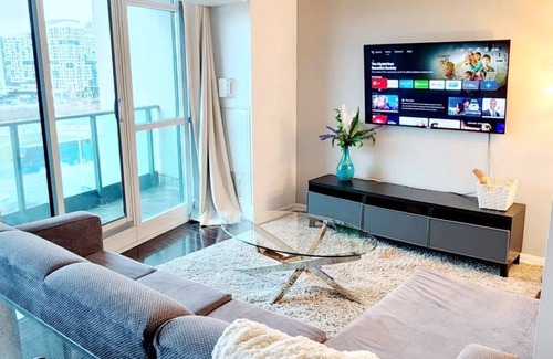 Fort York Condo | Lakefront living Downtown Toronto with Free Parking, indoor swimming and gym