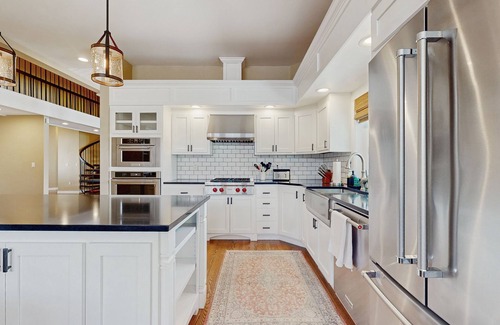 Centralia House | Lakefront living, steps to the water, fishing and kayaks, walk to outlet shops