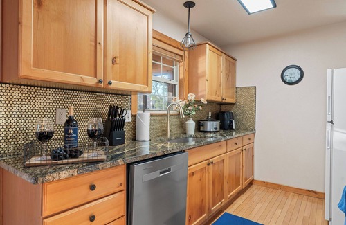 Reeds Spring Cabin | Lakefront Lodge | Pools, Golf, Views, Branson, SDC