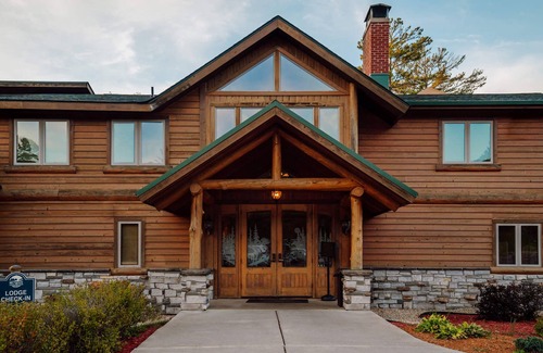 McGregor House | Lakefront Lodge - spacious-luxurious
