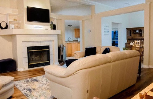 Carolyn Estates House | Lakefront lodging that your family will love