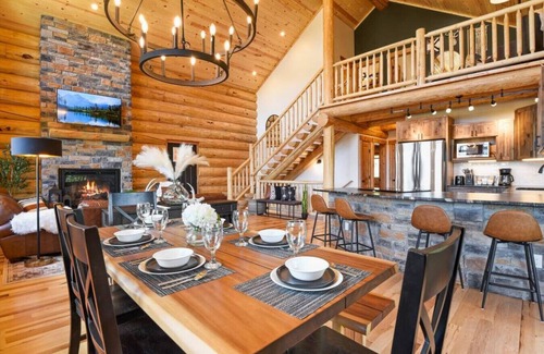 Spring Valley Cabin | Lakefront Log Cabin, Hot Tub, Lake Views