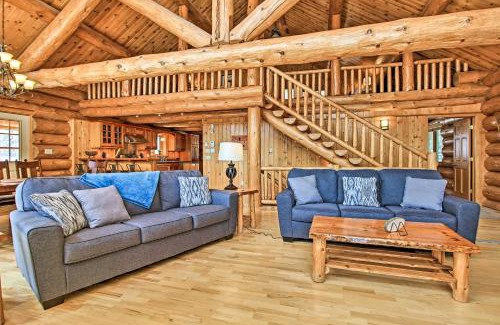 Lutsen House | Lakefront Log Cabin with Dock about 9 Mi to Lutsen Mtn