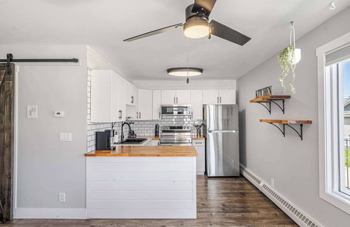Sylvan Lake Apartment | Lakefront Lookout 1BR Condo on Lakeshore Drive!
