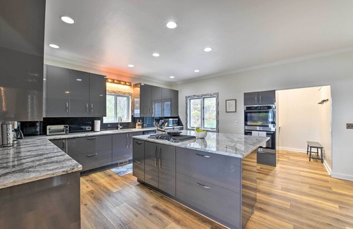 Cullowhee House | Lakefront Luxury w/Views: Glenville Gem!