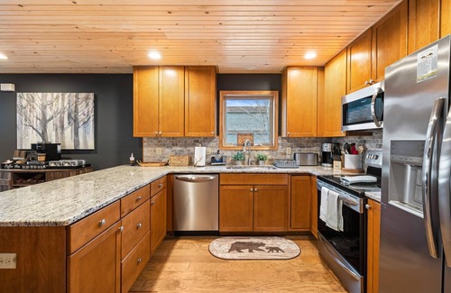 Albrightsville Ski Chalet | Lakefront, Movie & Game Rooms, Hot Tub, Sauna, etc!