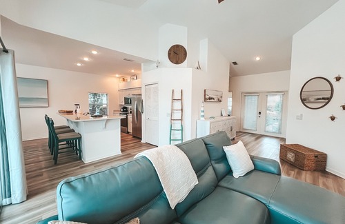 Falcons Glen House | Lakefront Naples Lely Resort, 3BR Heated Pool + Players Club & Spa Access Option