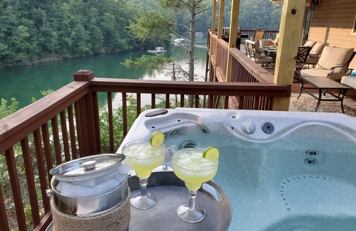 Almond House | Lakefront Oasis: Dock, Hot Tub, Views, Nearby Rafting, Zipline, and More!