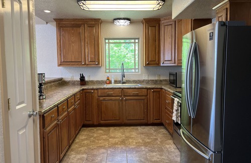 Larue Cottage | Lakefront Oasis with Private Boat Dock on Lake Palestine