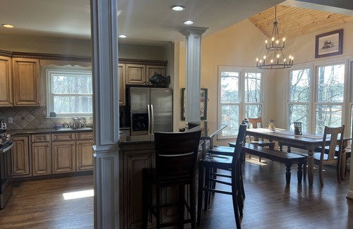 Shady Bay House | Lakefront on Lake Martin in Jackson’s Gap - Private Boat Ramp, Sleeps 15