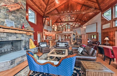 Oneonta House | Lakefront Oneonta Estate with Fire Pit and Deck!
