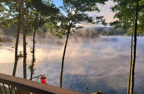 New Tazewell House | Lakefront Paradise Island