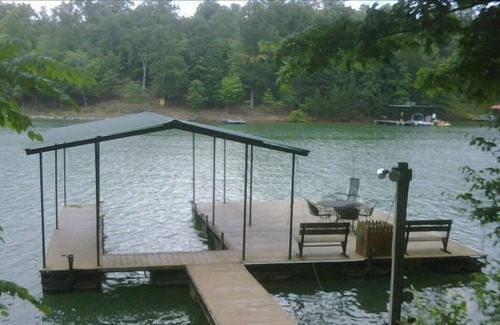 Blairsville House | Lakefront*Pontoon Boat*Hot Tub*Swim Platform*Firepit