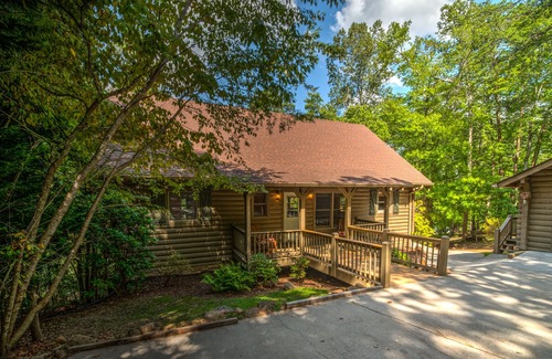 Blairsville House | Lakefront*Pontoon Boat*Hot Tub*Swim Platform*Firepit
