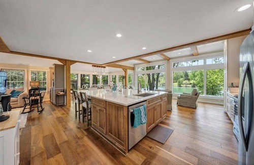 Smith Mountain Lake House | Lakefront, Private Dock,& Hot Tub