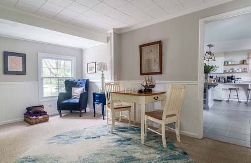 Bemus Point House | Lakefront Renovated 4BR w/Dock, Kayaks, Walk to Bemus Point