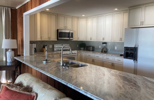 Cedar Cliff House | Lakefront Rental on Lake Chatuge Deep-Water