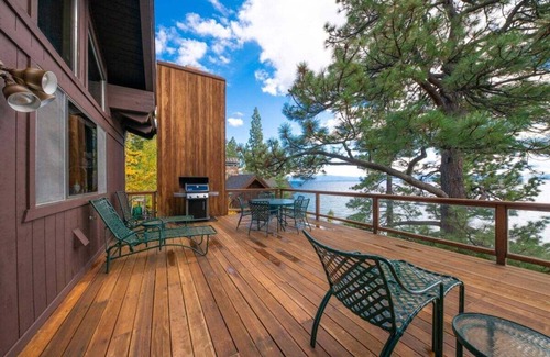 Lake Forest House | Lakefront Retreat in Tahoe City- large home in Dollar Point