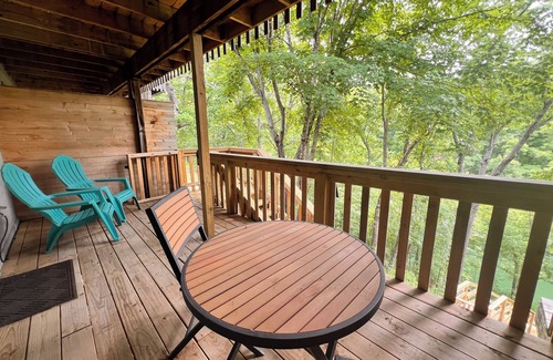 Bella Vista House | Lakefront Retreat - PrivatenDock + Kayak Rentaln - Remodeled - Family Friendly