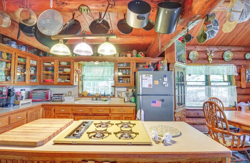 Rogers Township Cottage | Lakefront Retreat w/Dock & Yard in Remer!