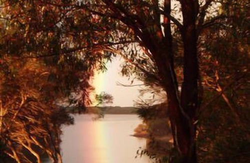 Merimbula House | Lakefront Retreat-Water Frontage-Canoe-Pet-Walk to Beach/Town-Peaceful & Quiet