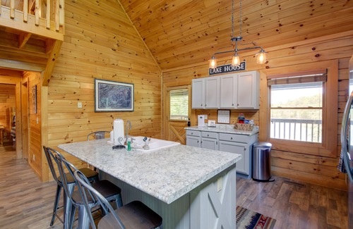 Sevierville Cabin | Lakefront Sevierville Cabin w/Hot Tub & Fire Pit!