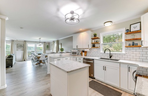 Sherrills Ford House | Lakefront Sherrills Ford Haven w/Boat Dock!