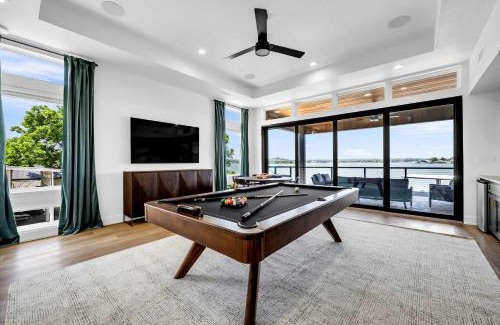 Granite Shoals House | Lakefront Stay for 16 with Pool Dock & Game Room