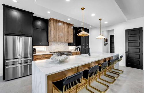 Granite Shoals House | Lakefront Stay for 16 with Pool Dock & Game Room
