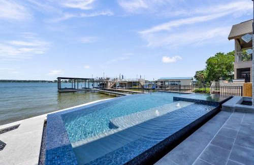 Granite Shoals House | Lakefront Stay for 16 with Pool Dock & Game Room