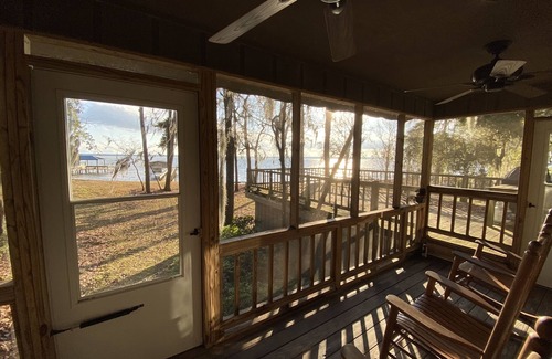 Summerton House | Lakefront Stay on Santee