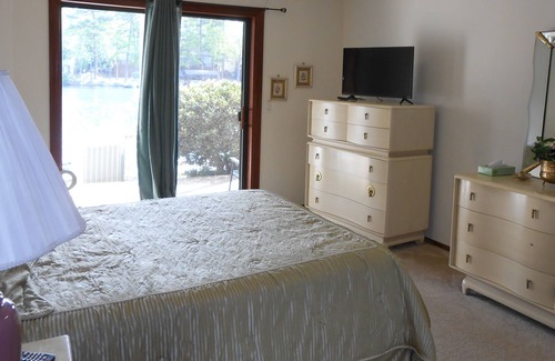 Hot Springs Village House | LAKEFRONT TOWNHOME LOCATED ON LAKE DESOTO IN MADRID COURTS