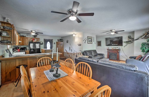 Golden House | Lakefront Table Rock Home with Fire Pit!