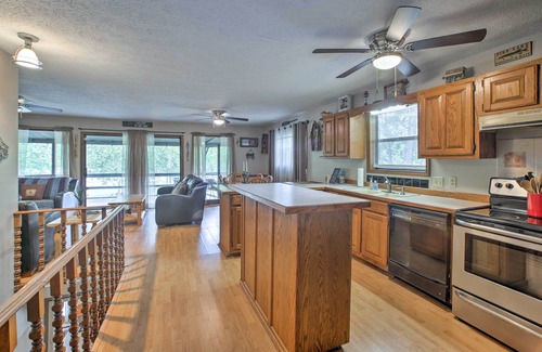 Golden House | Lakefront Table Rock Home with Fire Pit!