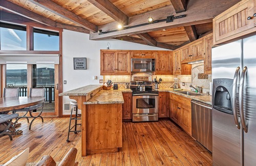 Dollar Point Condo | Lakefront Tahoe Condo with 180º Views | Sunny Deck | HOA Pool, Tennis Courts, 300' Pier