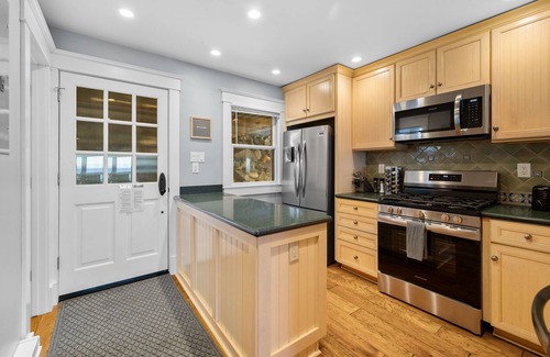 Tahoya Shores Condo | Lakefront Tahoe Vista Condo| 2 bed 2.5 bath| Sleeps 6