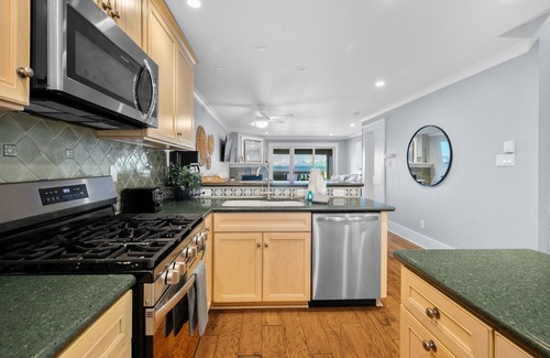 Tahoya Shores Condo | Lakefront Tahoe Vista Condo| 2 bed 2.5 bath| Sleeps 6