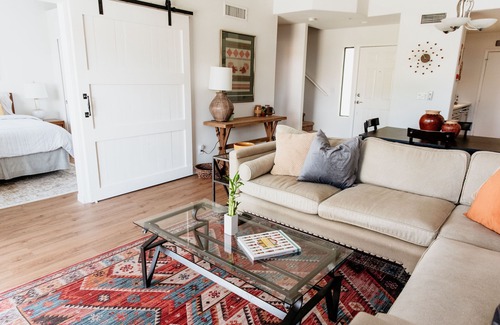 The Islands House | Lakefront townhouse w/bbq grill, bicycles, and lots more - Min. 30 days