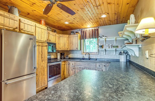 Townsend Cabin | Lakefront Townsend Cabin w/Fire Pit, Private Dock