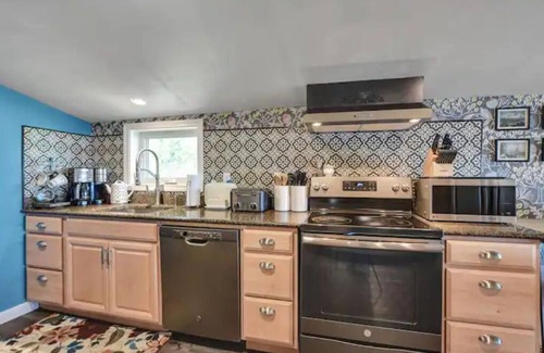 Weeks Mills House | Lakefront Trifecta with Private Hot Tub, Sauna & Free Daily Massages!