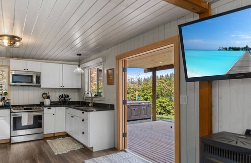 Lake Bosworth Cabin | Lakefront!